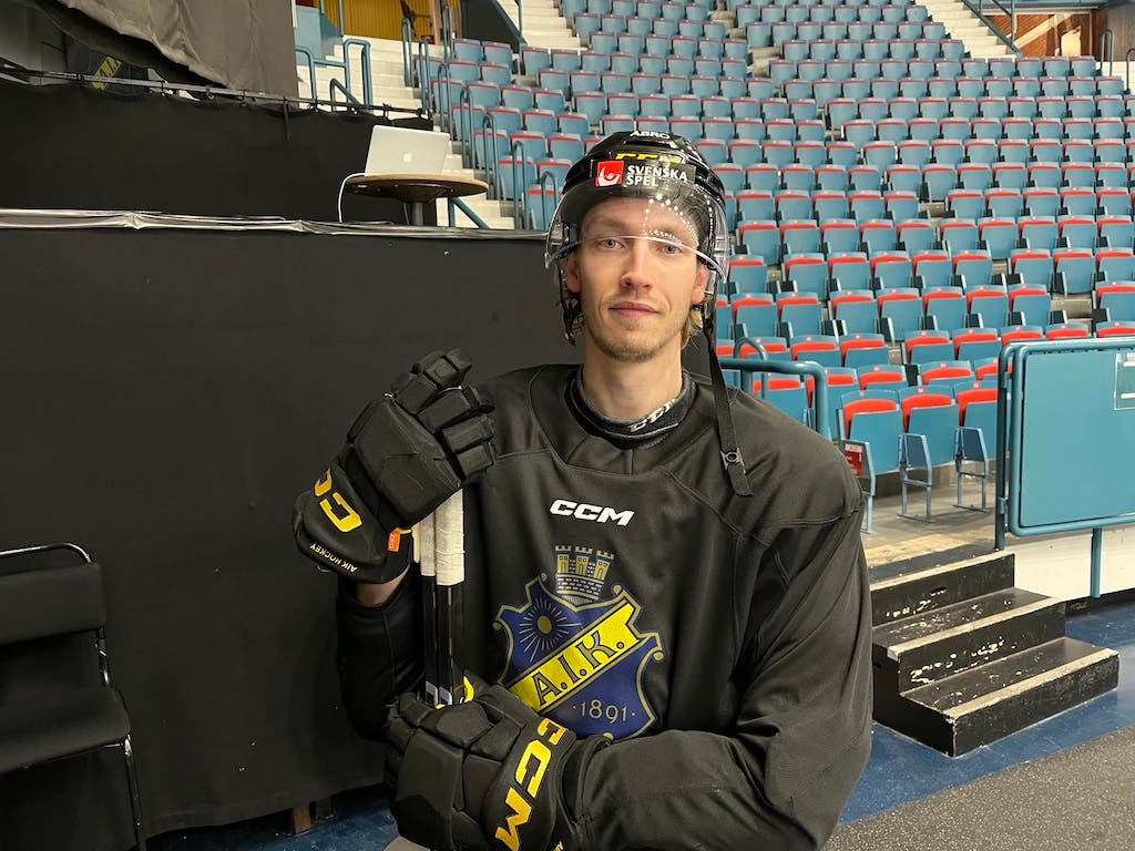 Simon Åkerström