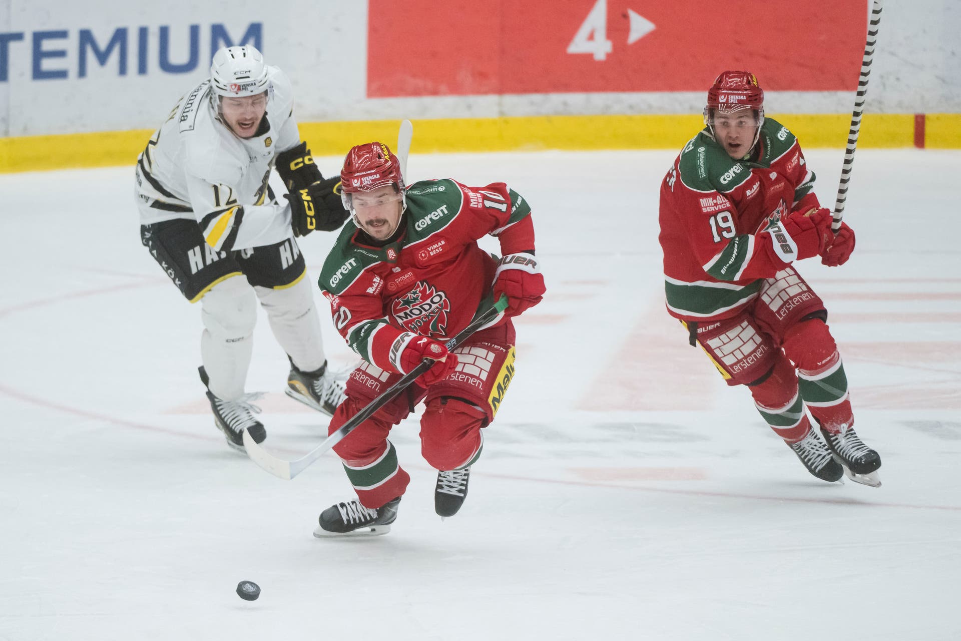 Scott Pooley, Gerry Fitzgerald och Tyler Kelleher