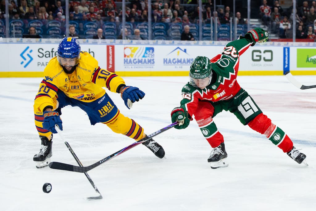 Oliver Kylington Noah Hasa