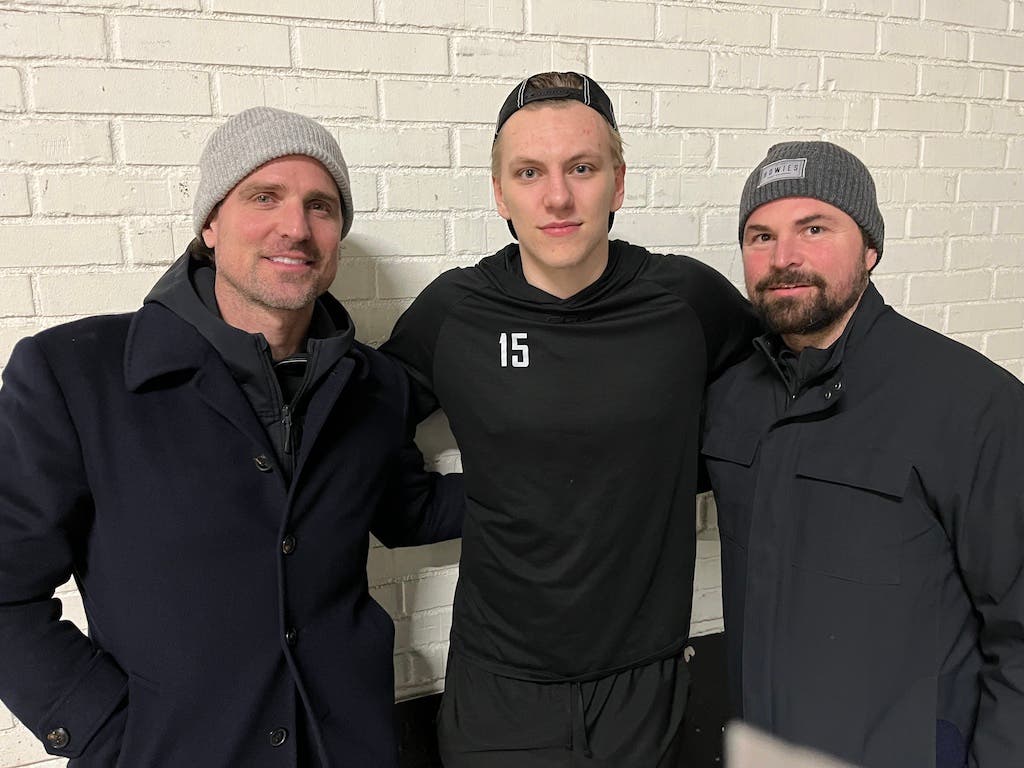 Patrick Sharp Jack Berglund Riley Armstrong Philadelphia