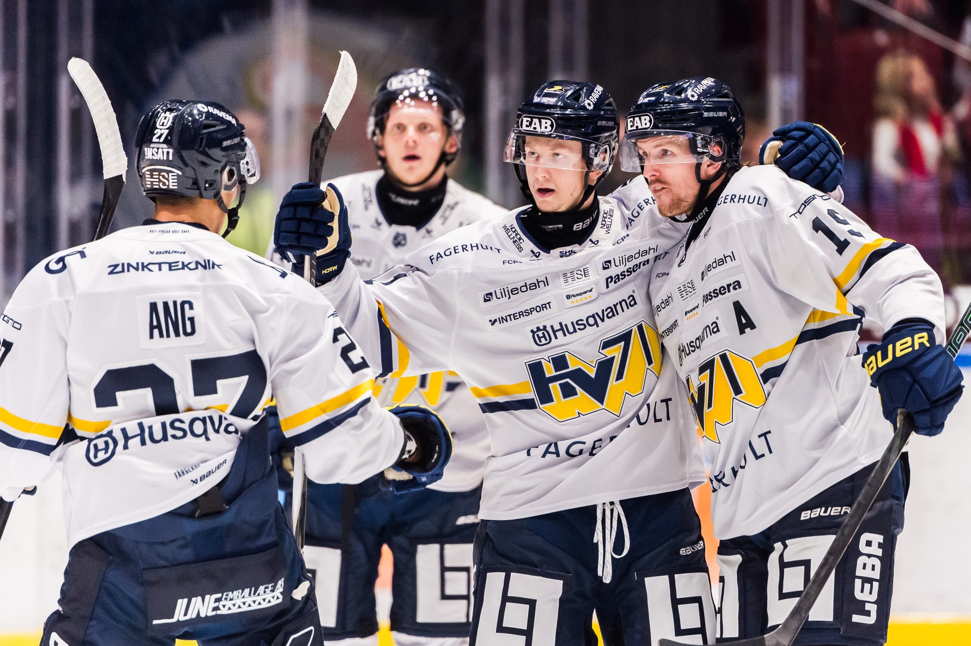 HV71
