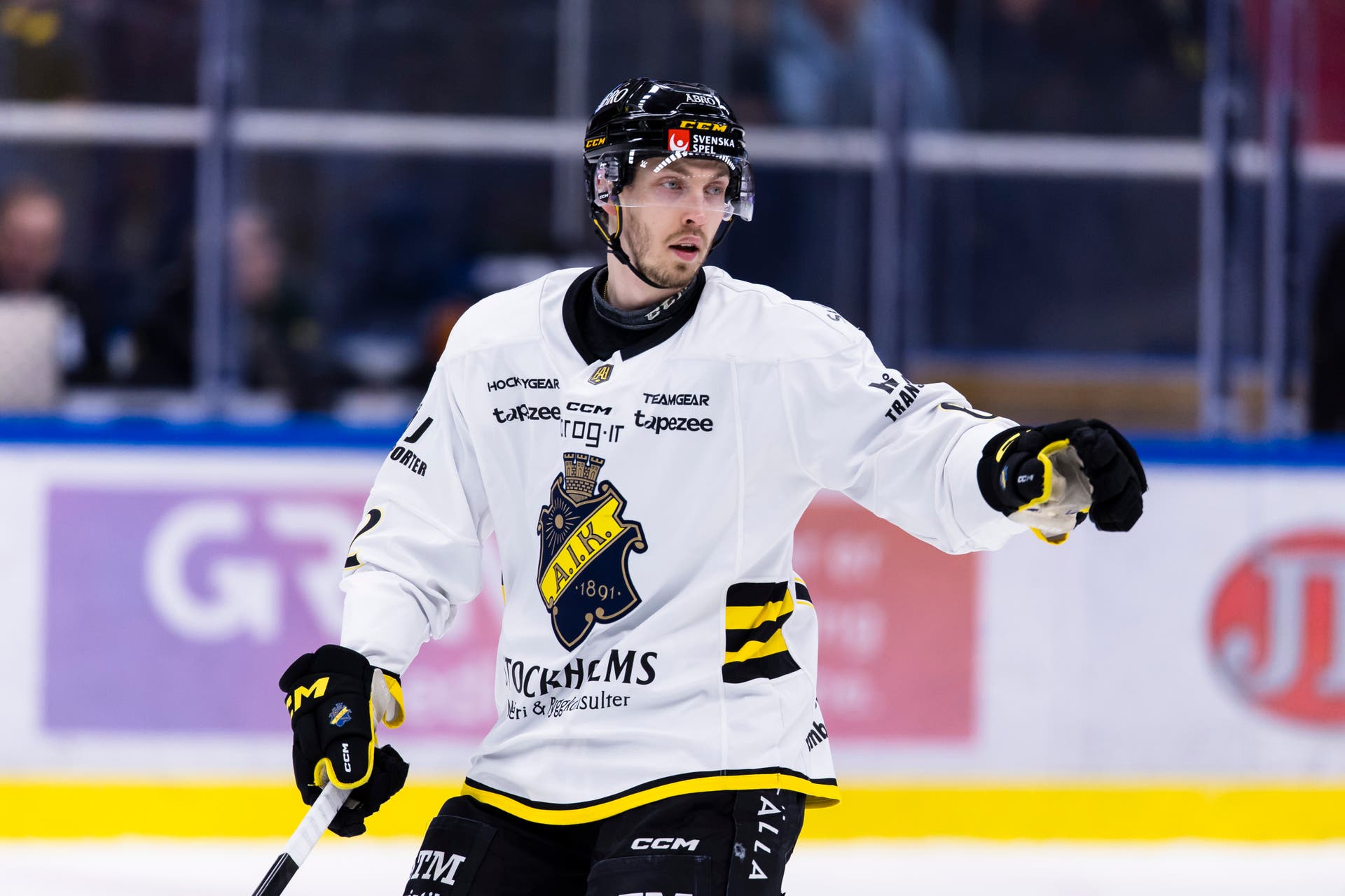 Simon Åkerström