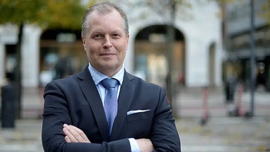 Vinnarna på börsen – när dollarn rasar: ”Brutala nivåer nu”