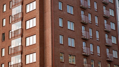 Ny storpost mäklad i balkongbolaget – tvåsiffrig rabatt