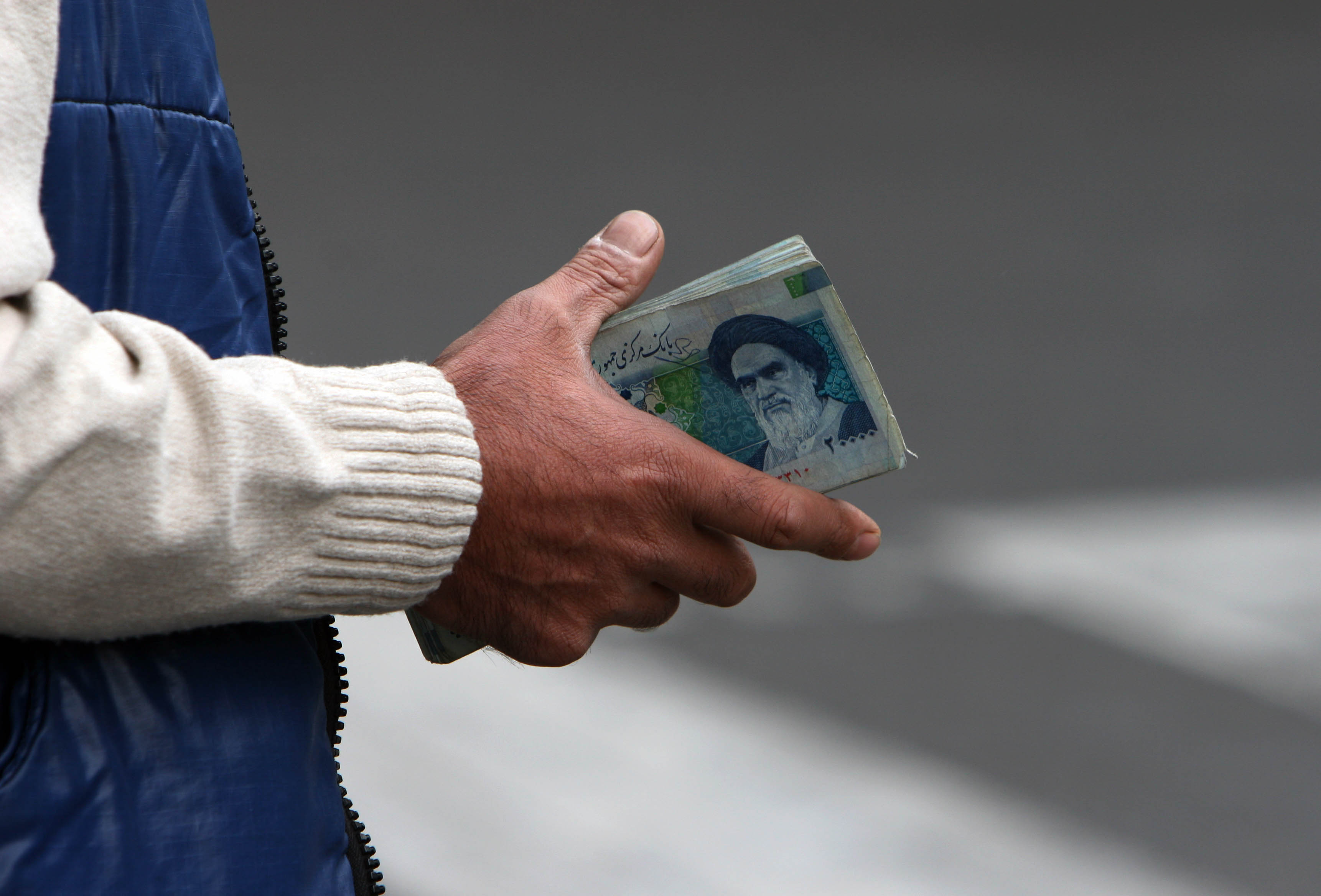 Iransk valutasmäll – inför ”ekonomiska D-dagen”