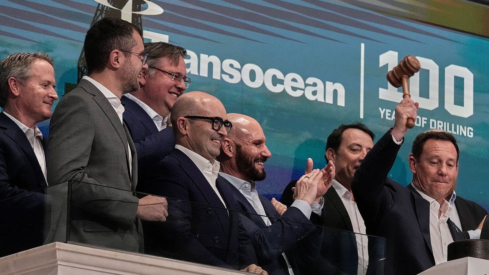 Blandad börs i USA med finans som sänke