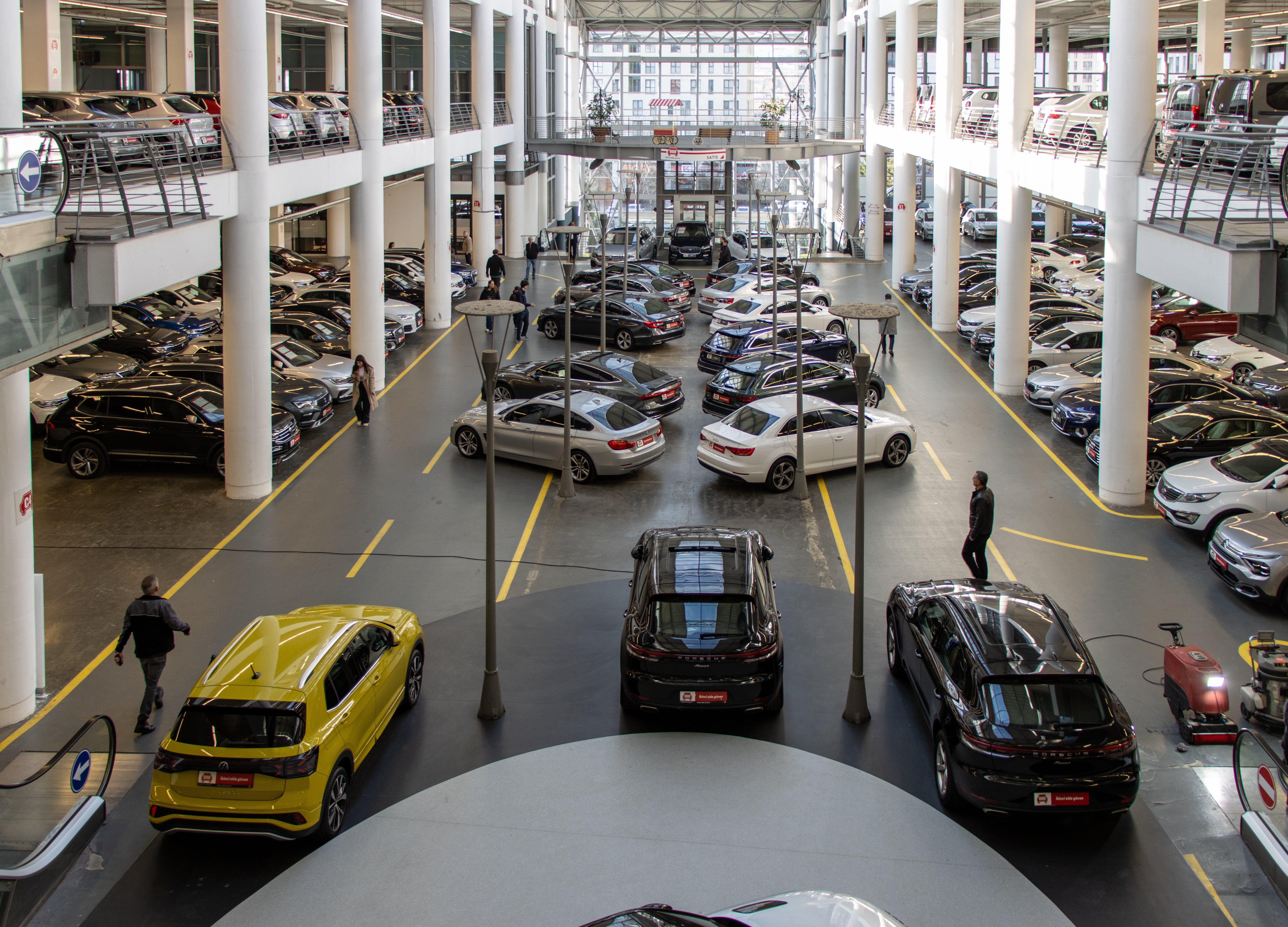 Kan ha varit ett historiskt misstag att skrota planerna på nya elbilar