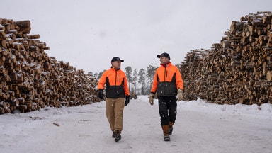 Terminalen rustar – när timmer väller in från stormen: ”Inte räknat med detta”