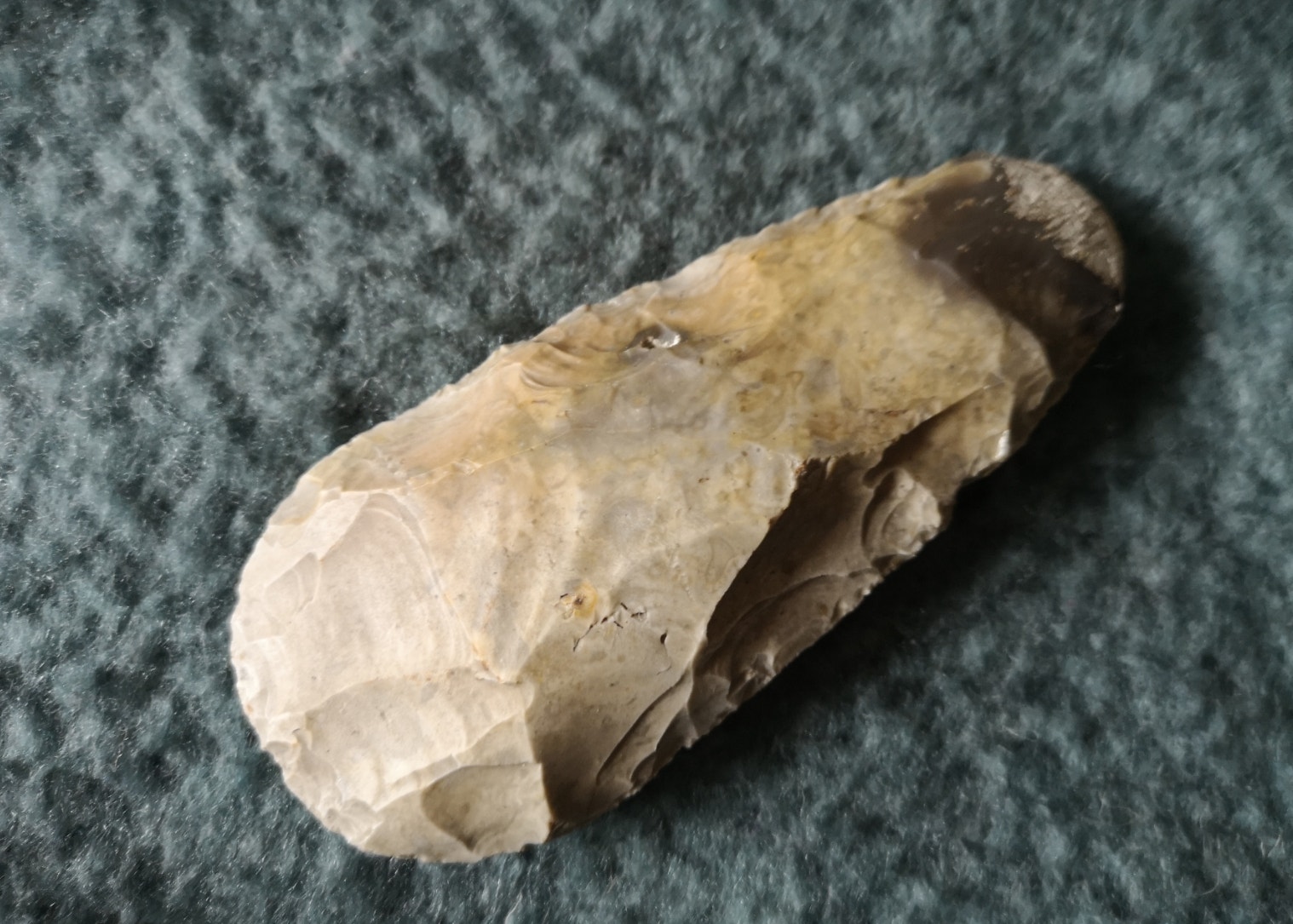 Himmelsgudens säd – droppformad flintyxa från skånsk verkstad.
Foto: J. LINDSTRÖM