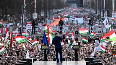 Han kan ta över efter Orbán: "Inte lätt att ha att göra med"