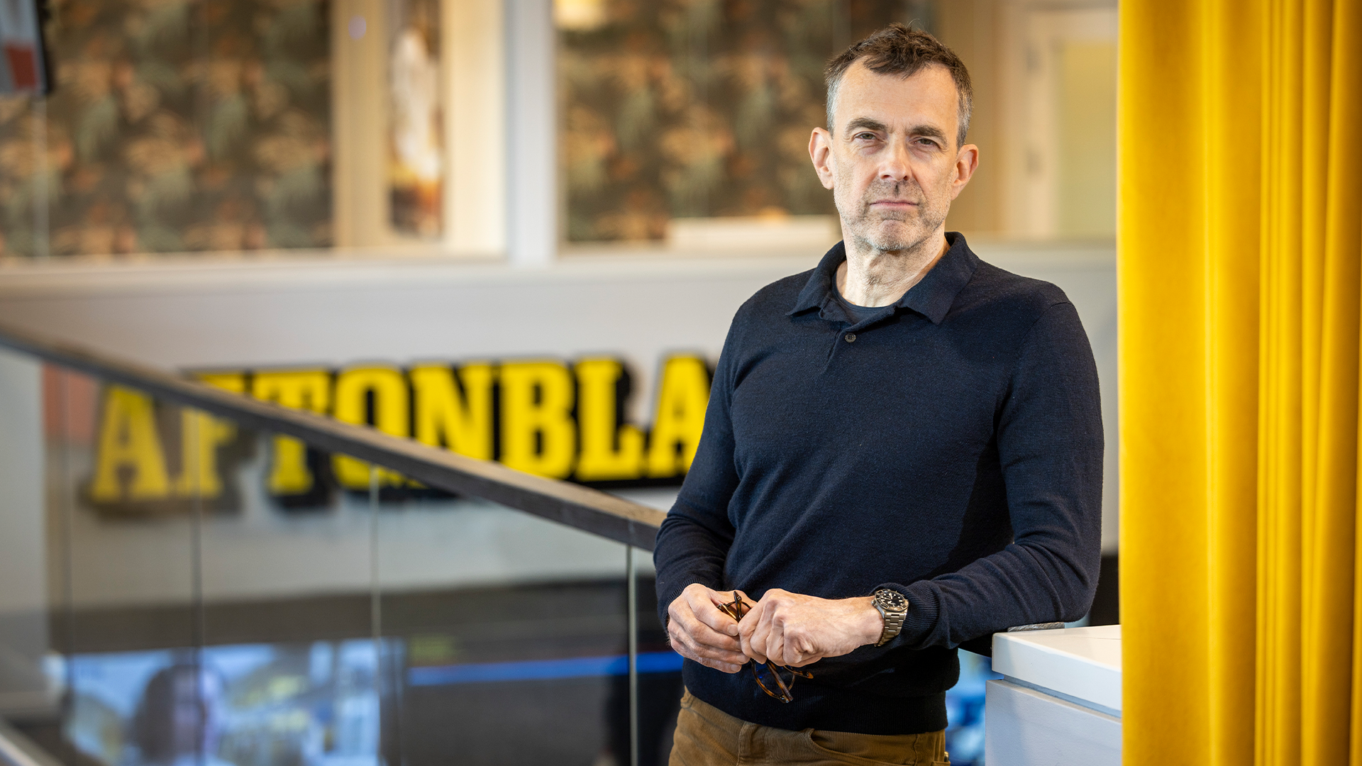 Fredrik Rundkvist tilldelas Guldhumlan i Skrivet och tryckt