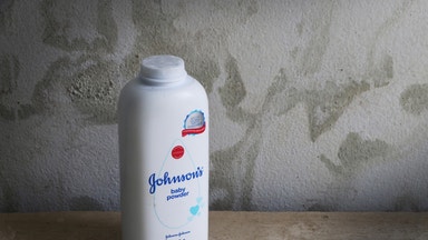 Peter Hedlund: Johnson & Johnson under förvandling – avvakta