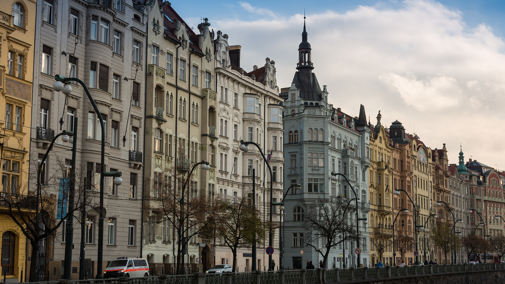 Brittiska löntagare fick största skattehöjningen i OECD