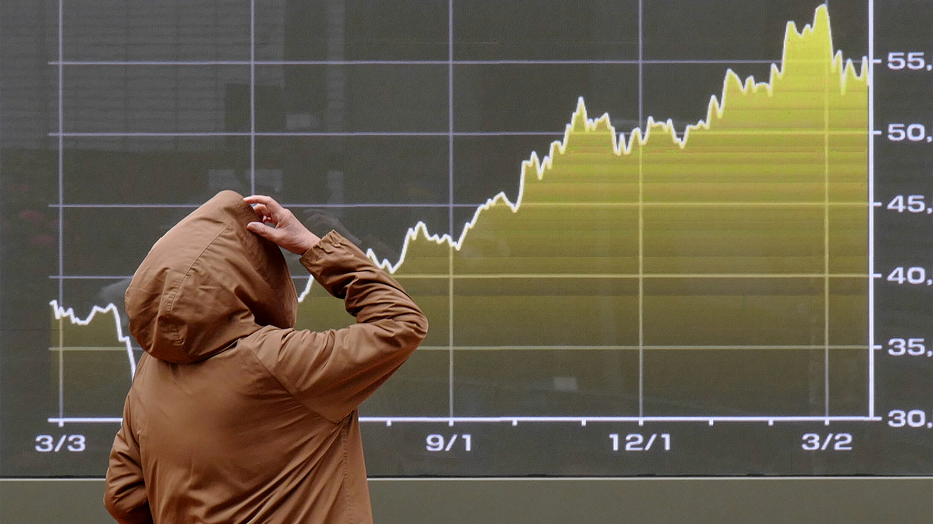 Börser lyfter på USA-signal  – strateg: ”sårbar strategi”