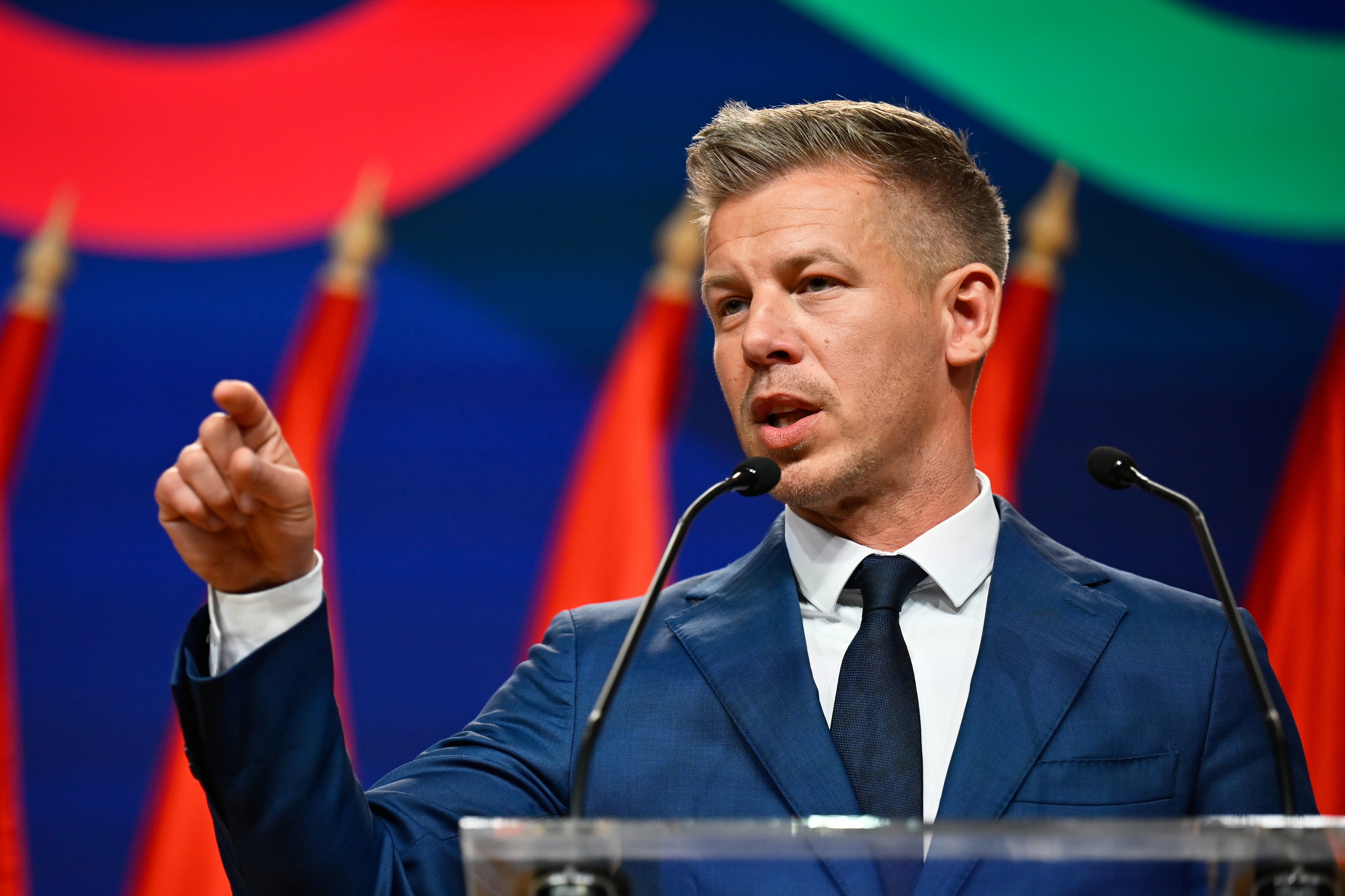 Efter valsegern: Ungern släpper igenom lån till Ukraina