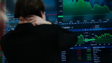 Stockholmsbörsen faller brant – ränterysare pressar