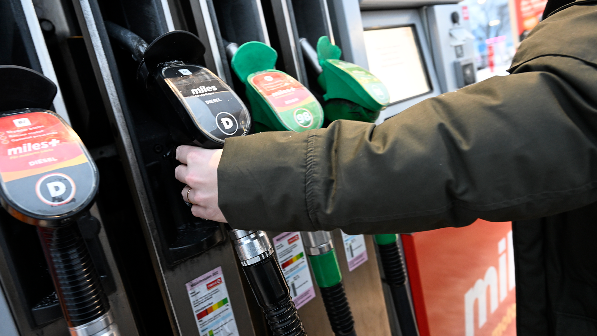 Analytikern: Bensinpriset kommer fortsätta stiga