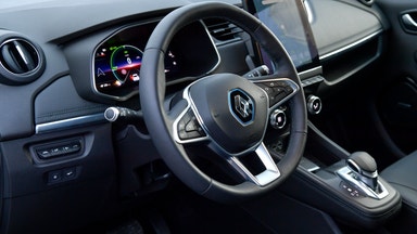 Franska biljätten Renault backar på Parisbörsen