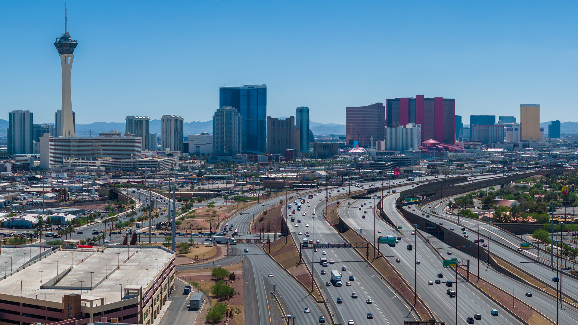 Skyview-bild över ett kokande hett Las Vegas.