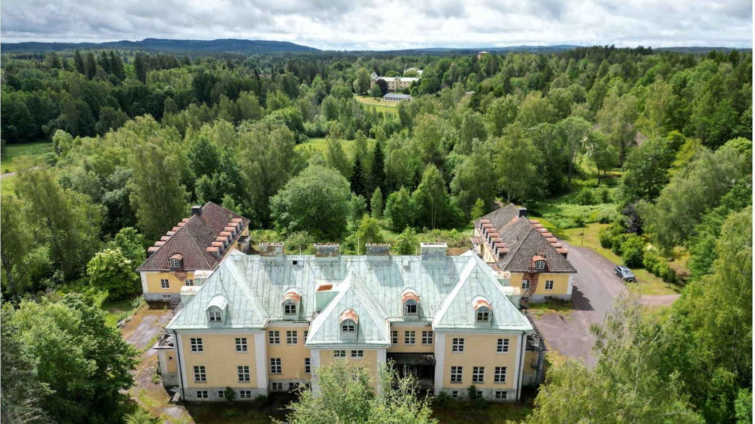 Bild på herrgården i Bona, Motala, som säljs.