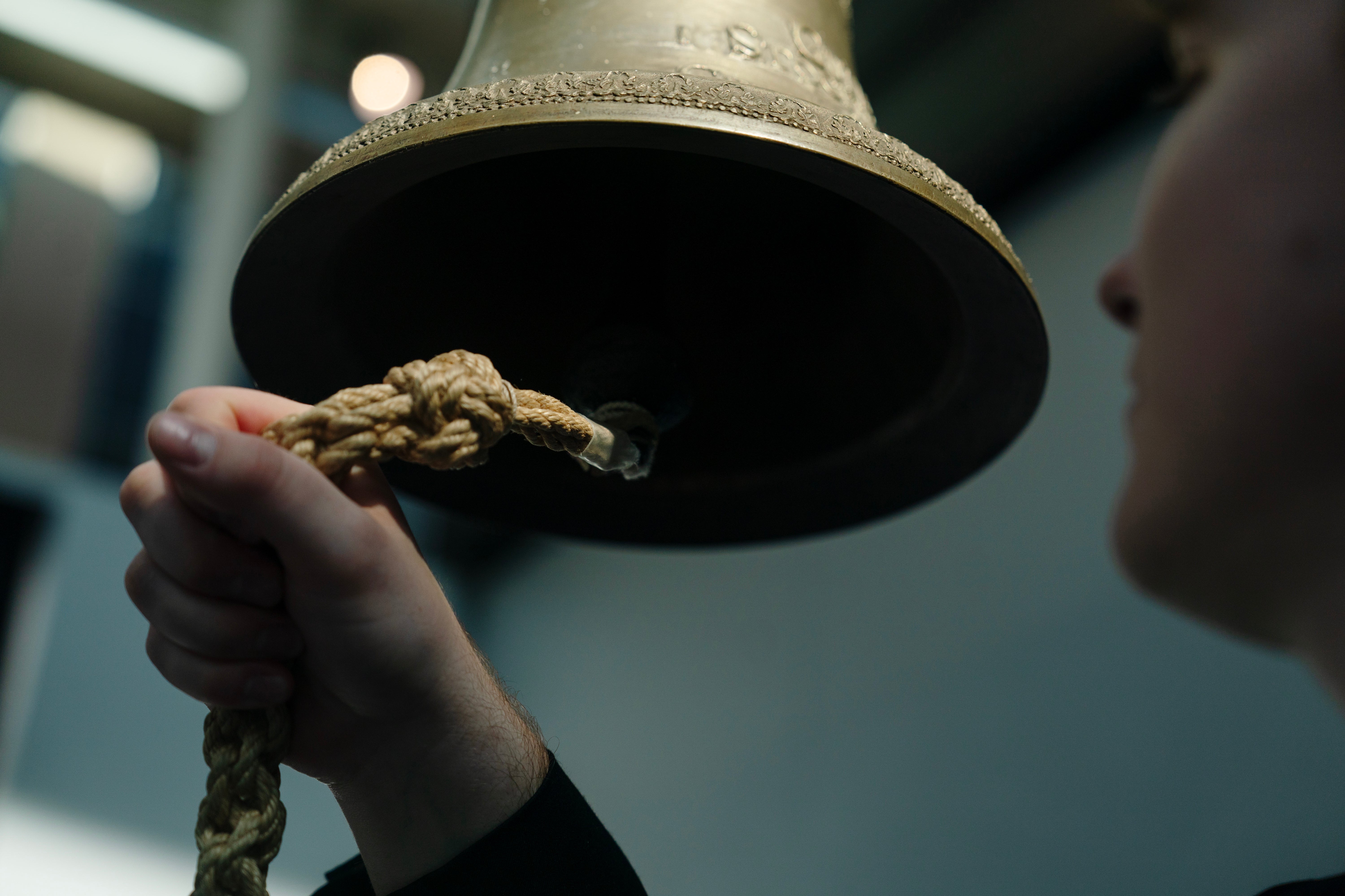 Handeln igång i Midsummer – aktien rasar