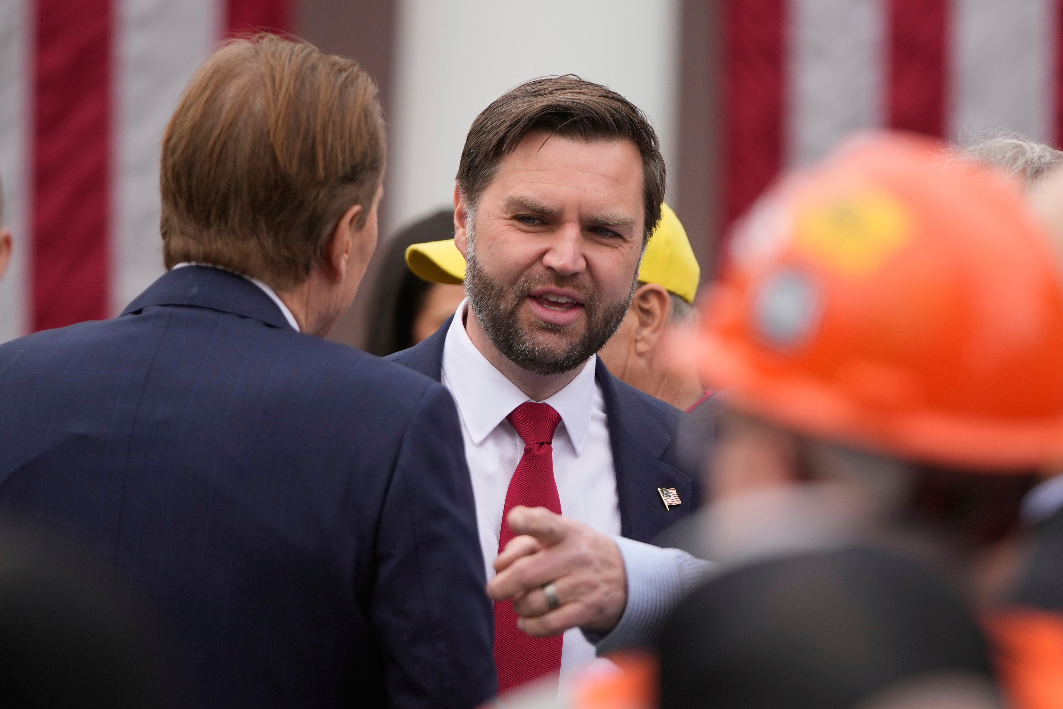 Dubbelsmällen för JD Vance: Kan bli en ”giftbägare”