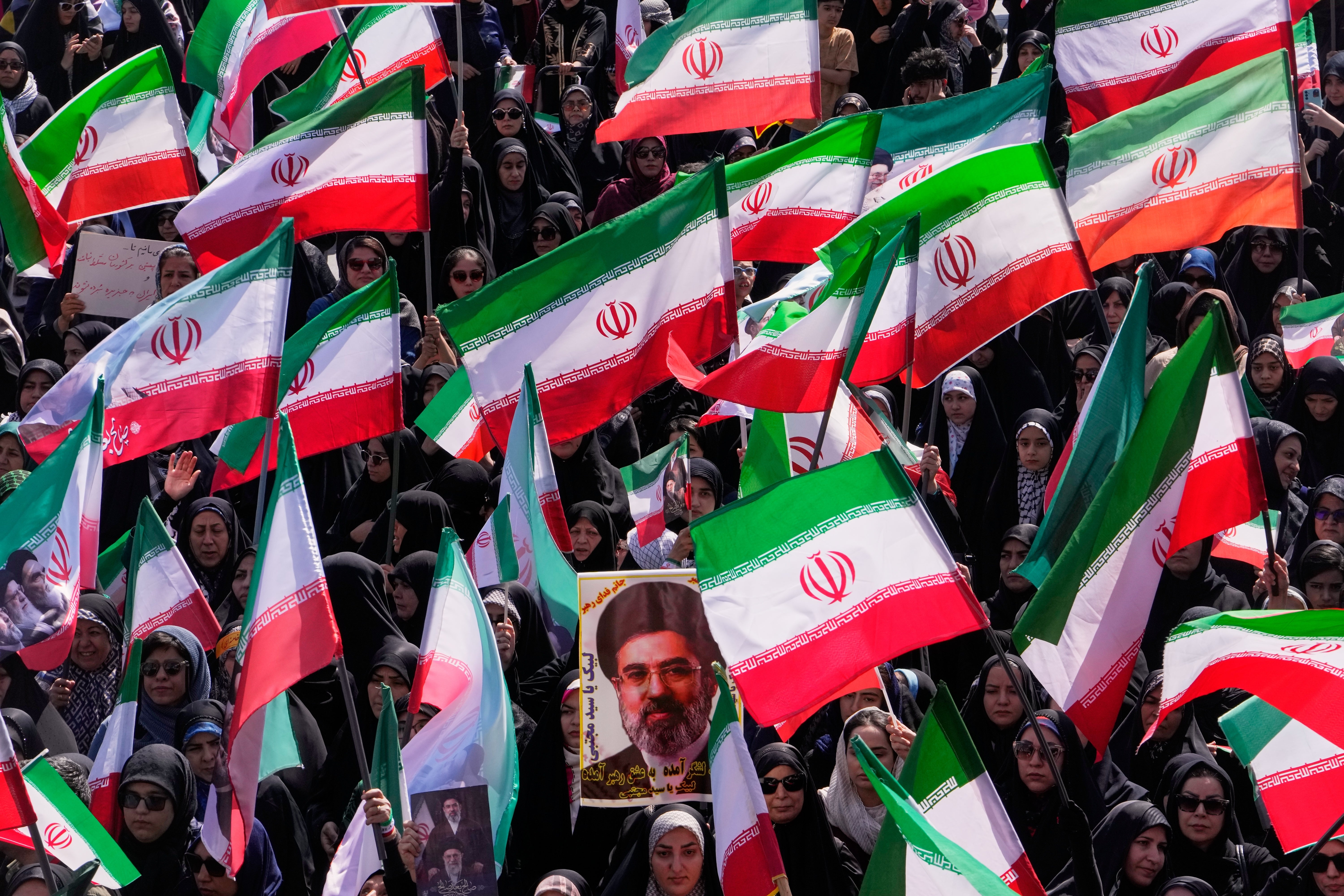Iran rustar upp militär utomlands – kan tyda på långvarigt krig