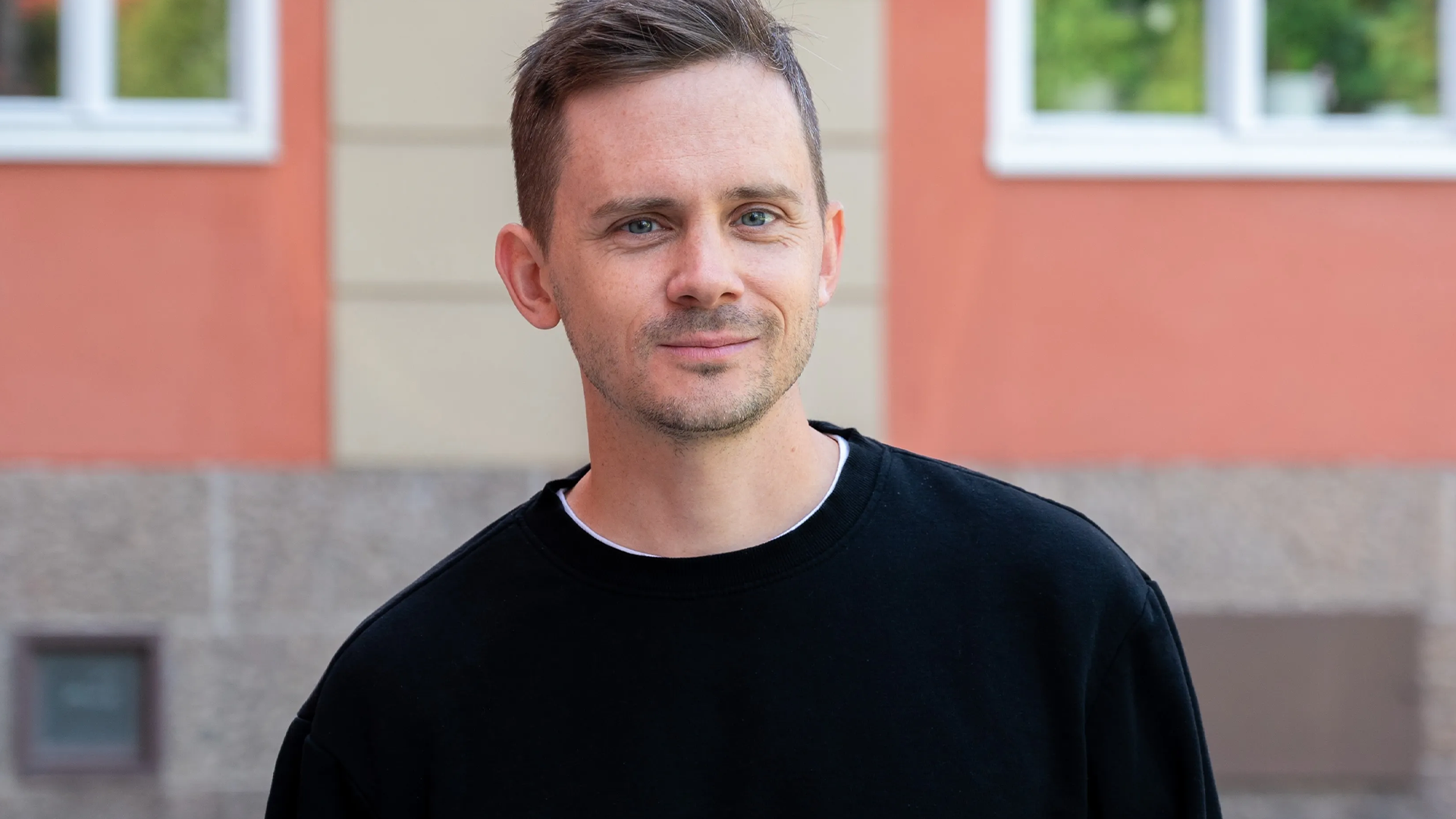 Stegras finanschef lämnar – mitt i ödesdagarna 