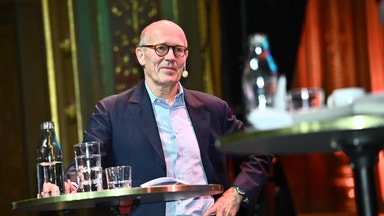 Finansbolaget rasar efter Altors miljardförsäljning