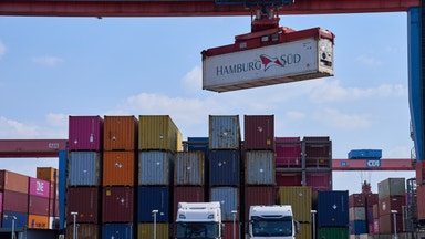 Hormuz-kaos tvingar fraktbolagen till lastbilar