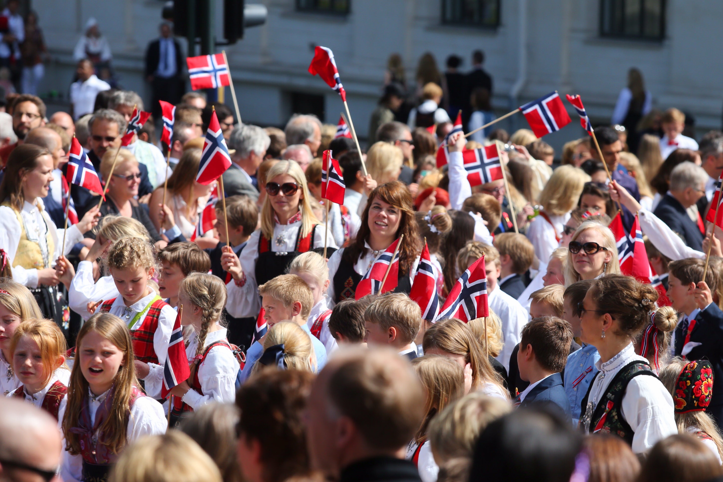 Norska studenter får 30 000 kronor för att festa: ”Viktigt”