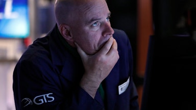 Wall Street faller – teknikraset fortsätter