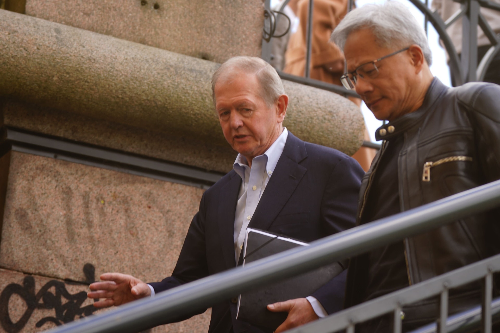 Huang och Wallenberg