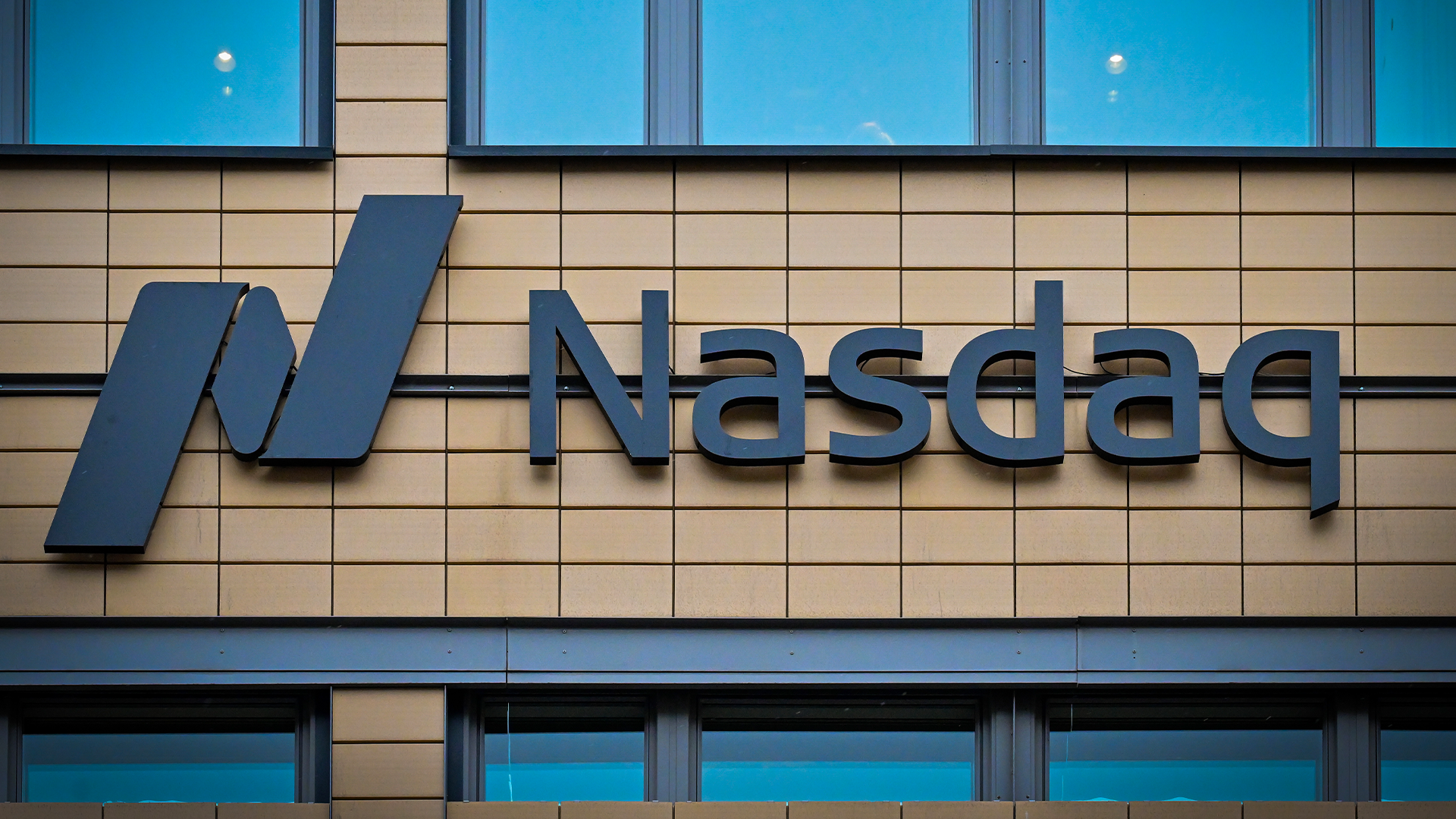 Stockholmsbörsen studsar upp efter raset