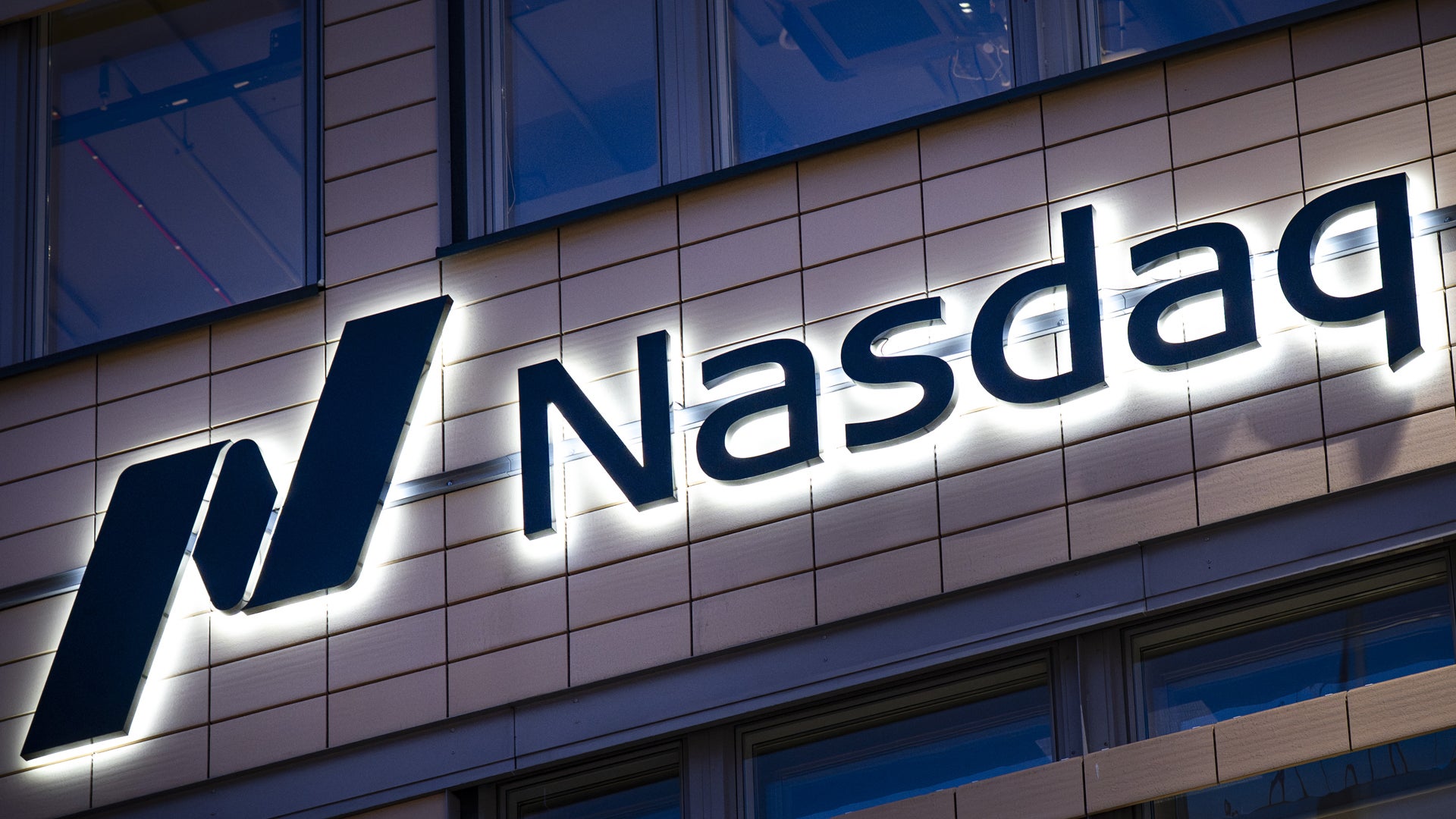 Rapportrasen sänkte Stockholmsbörsen