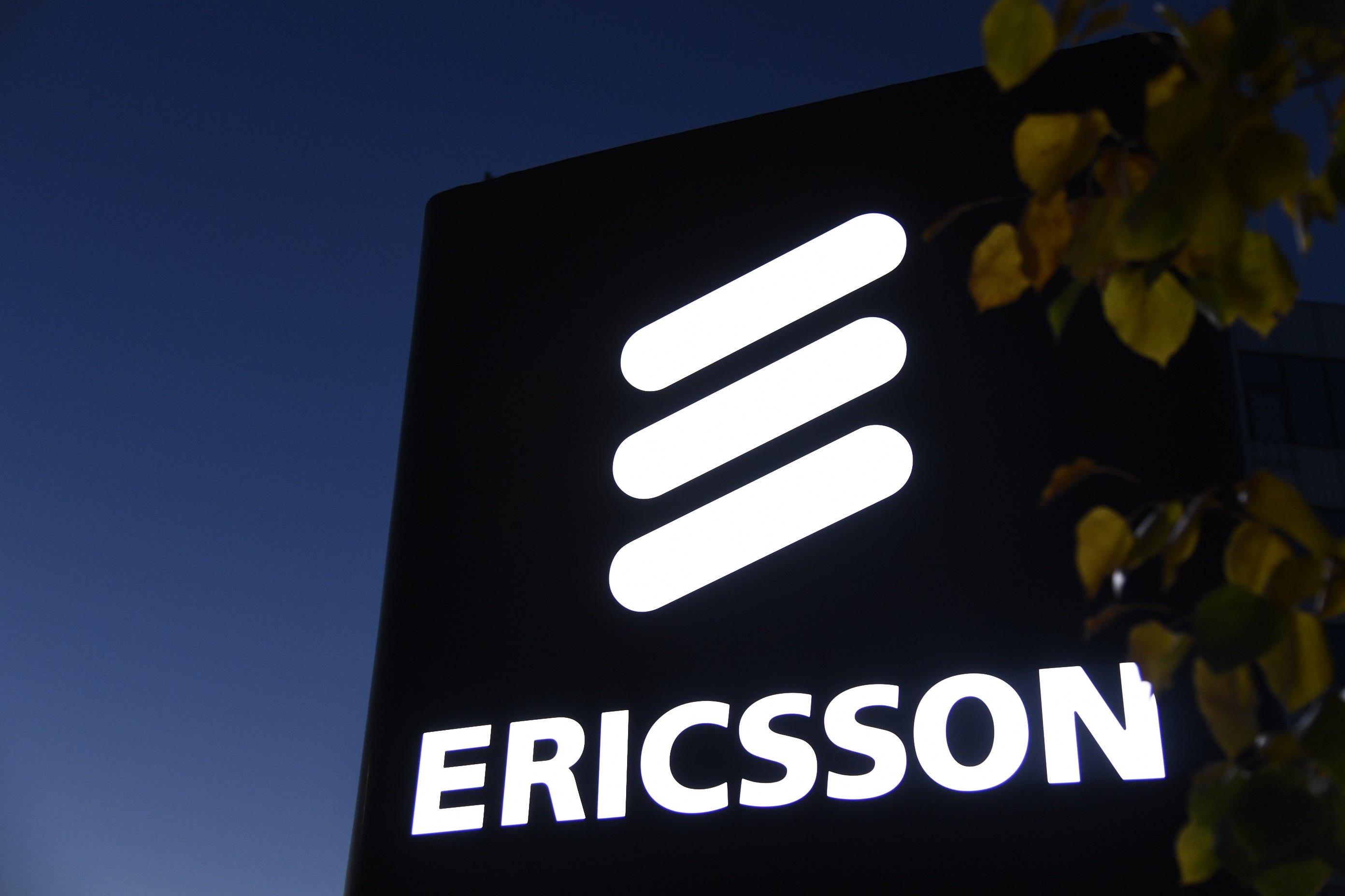 Höjda riktkurser för Ericsson efter rapport