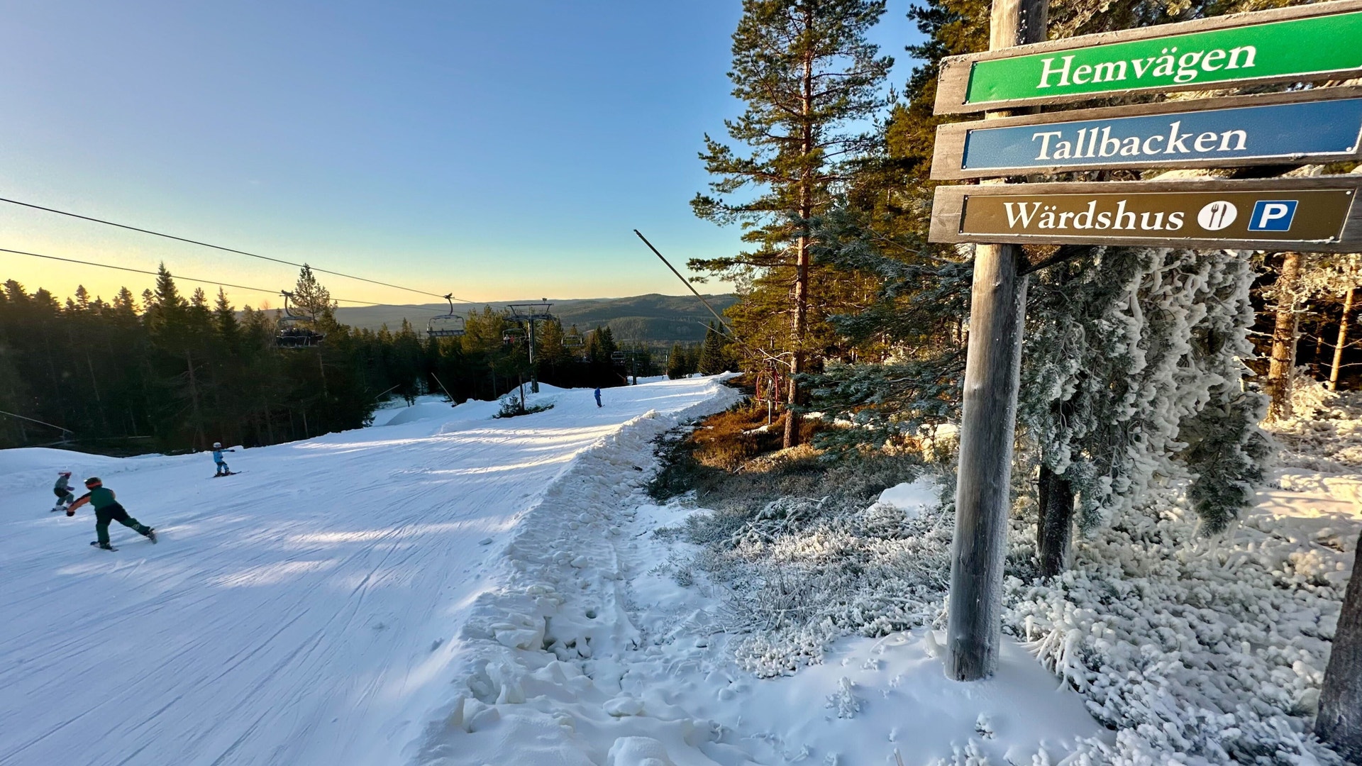 Skidbackar redo för sportlov