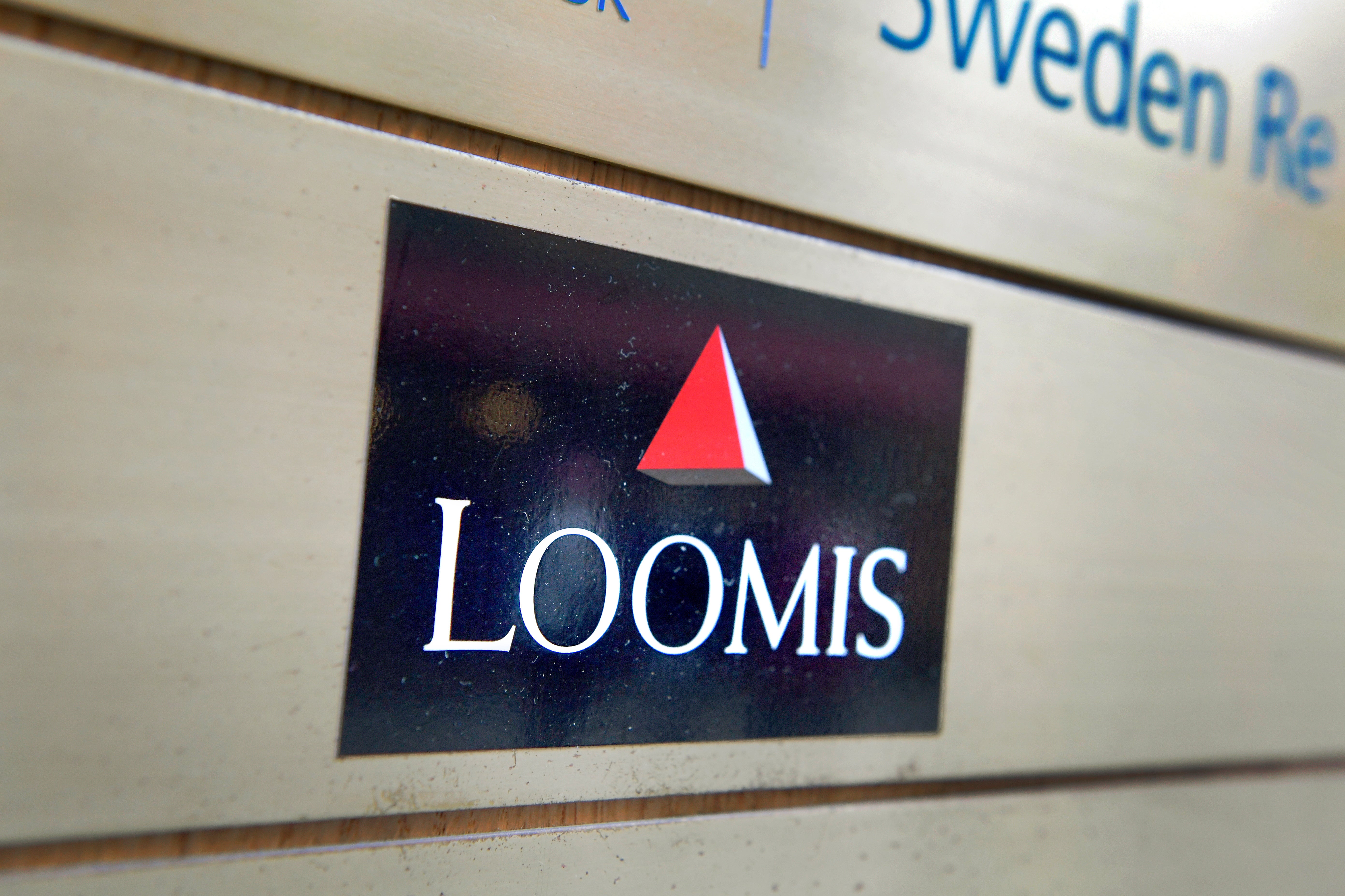 Höjd riktkurs för Truecaller och Loomis