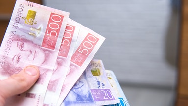 Kronan faller svagt efter räntebeskedet