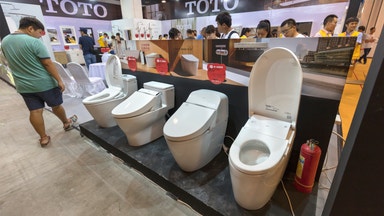 Toalettillverkaren Toto rusar på börsen