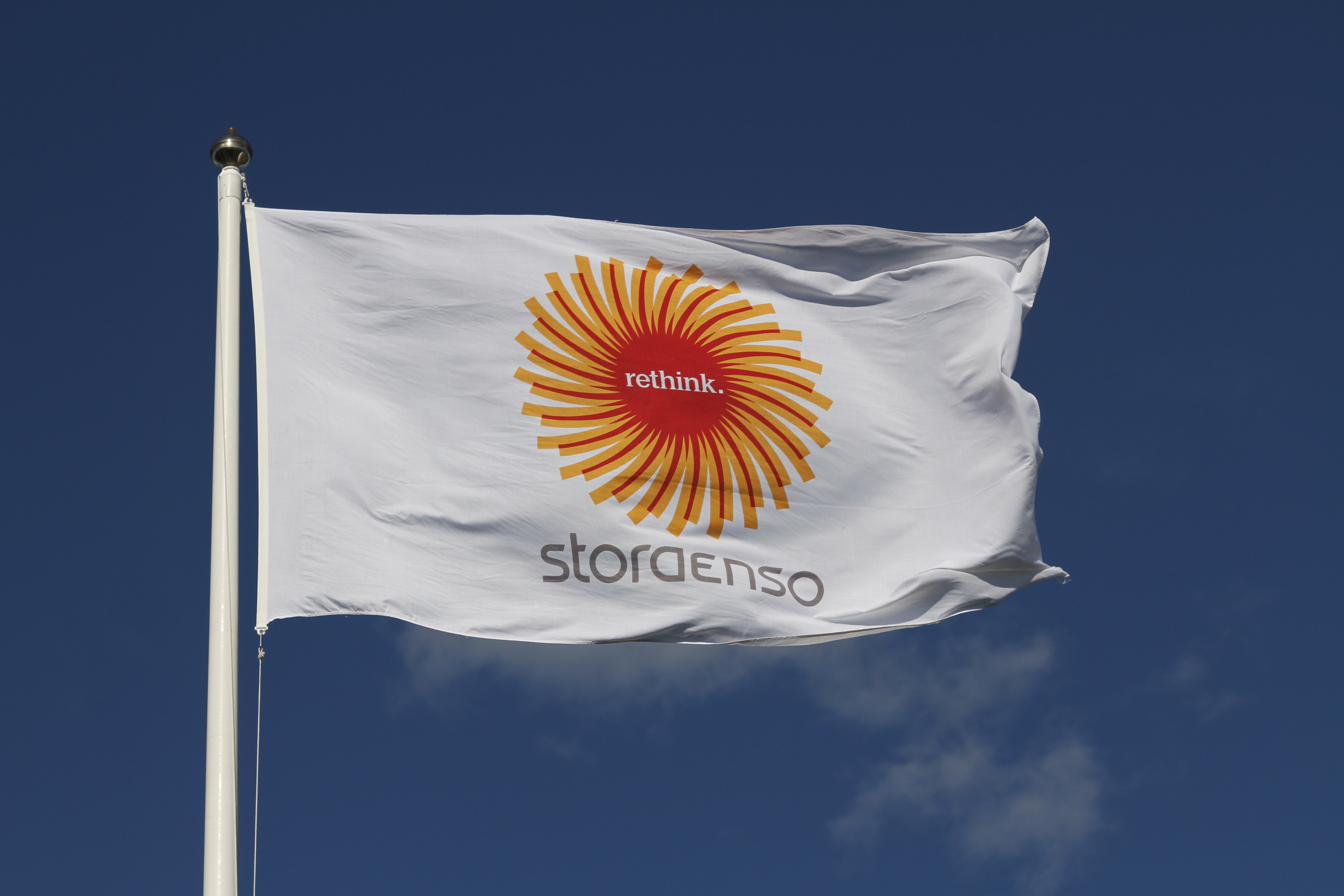 Stora Enso slår vinstförväntningarna
