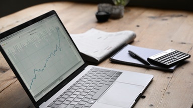 Fondsparare flyr aktier – 11 miljarder ut i mars: ”Stor oro”