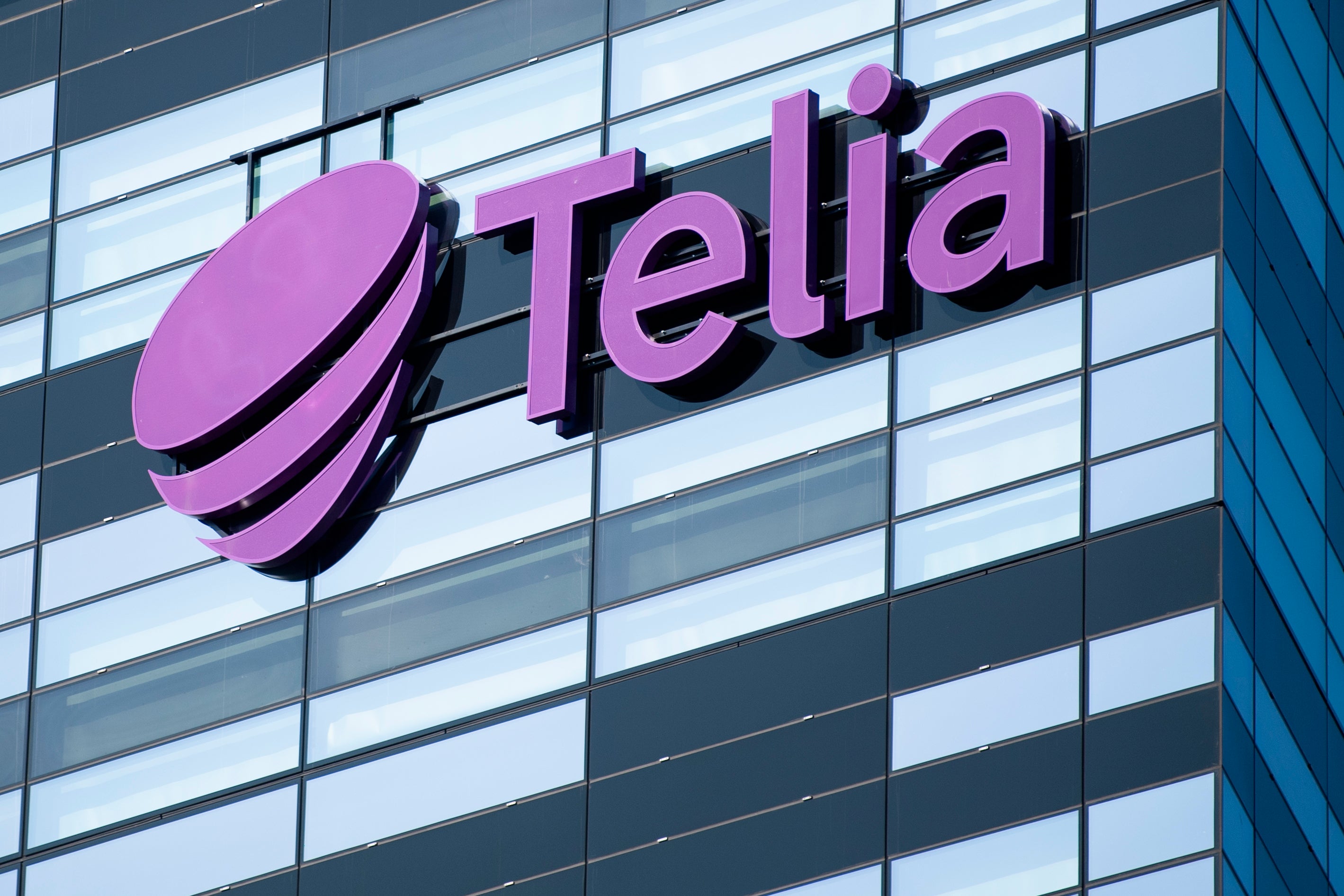 Telia ska dra ned 600 tjänster 