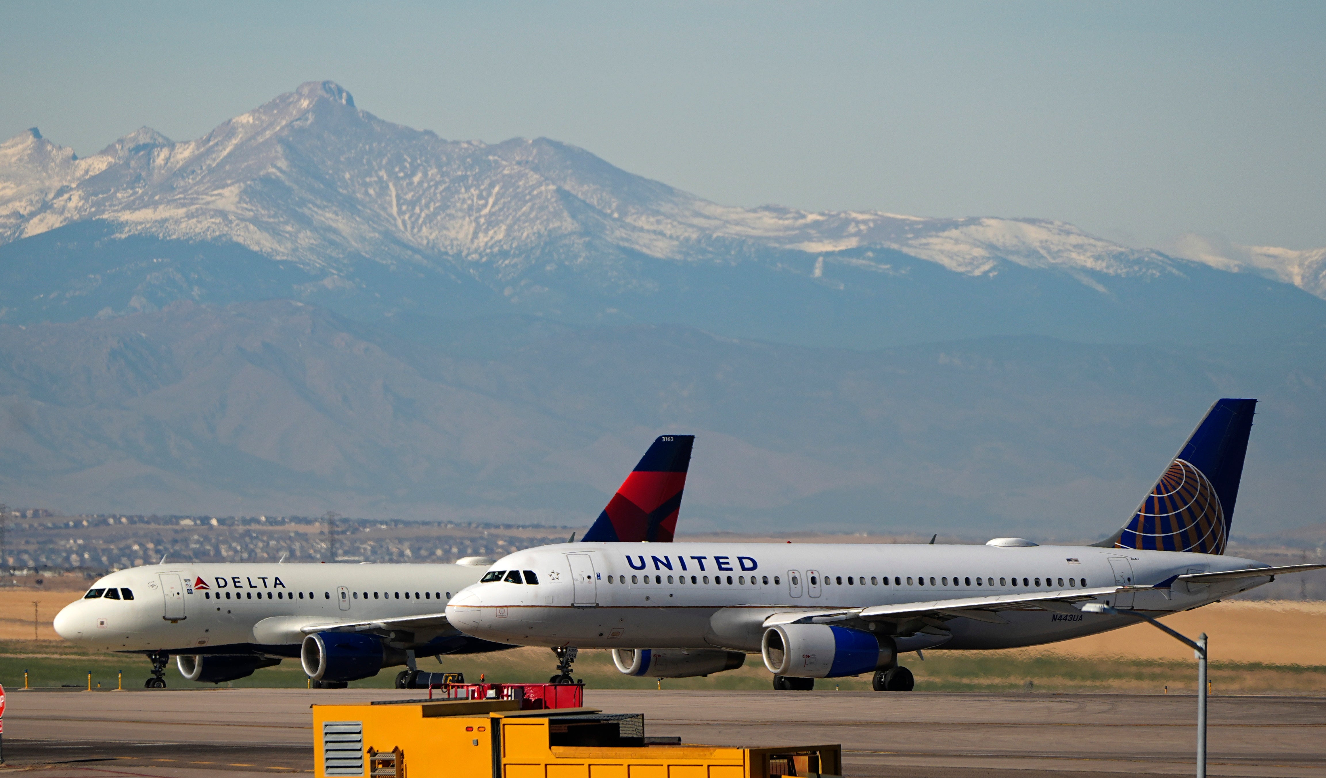 Flygtrafiken i USA dras ned – bolagen faller