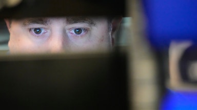 Flykt från privata kreditfonder – massivt utflöde