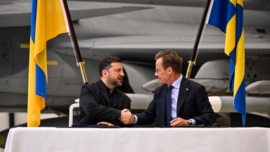 Ukraina ska köpa upp till 20 Gripenplan