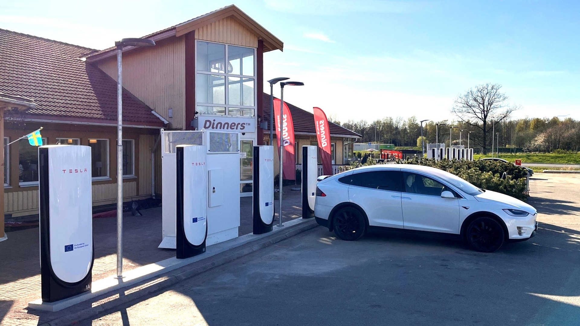 Teslas laddstation i Ödeshög