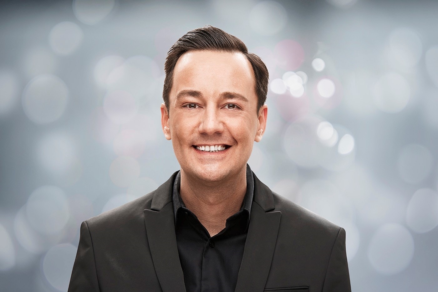 Haris Serhatlic  Marknads- och kommunikationschef