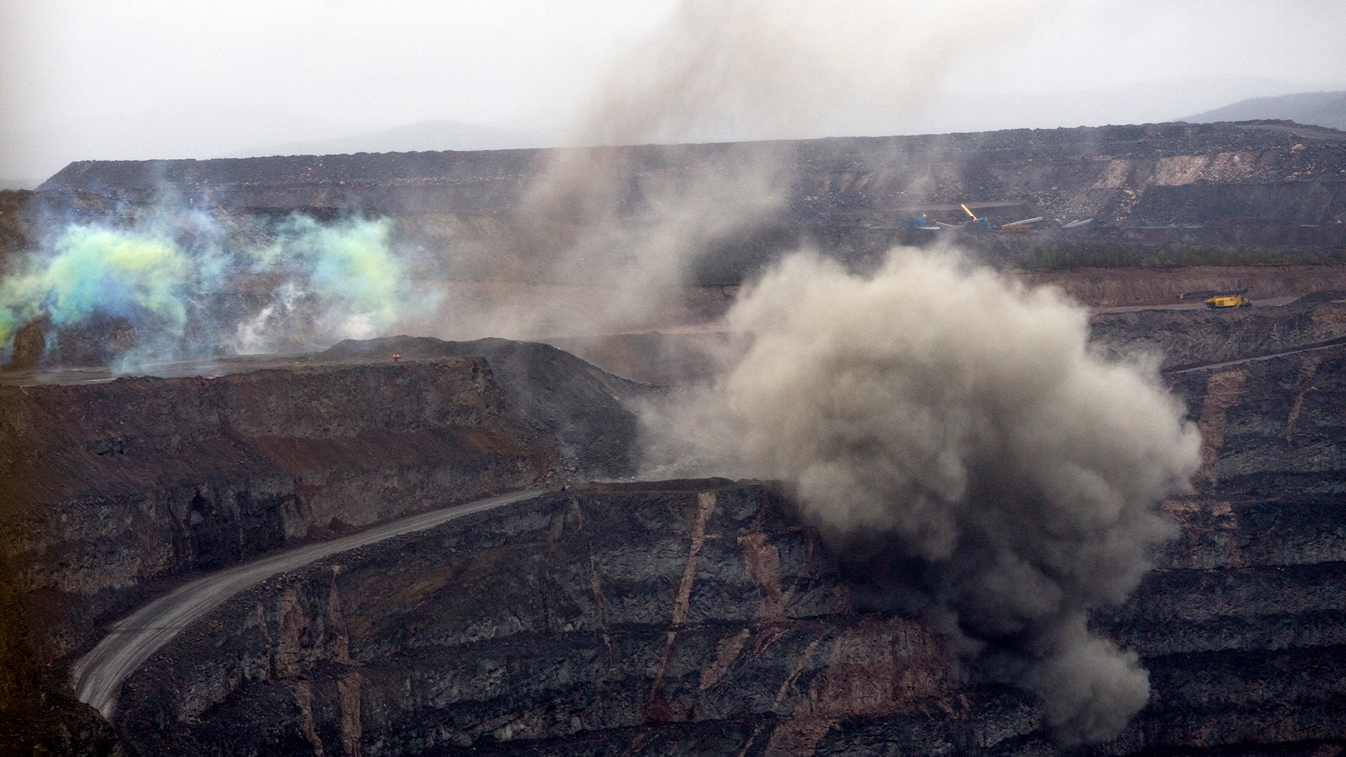 Vidöppet i glödheta sektorn