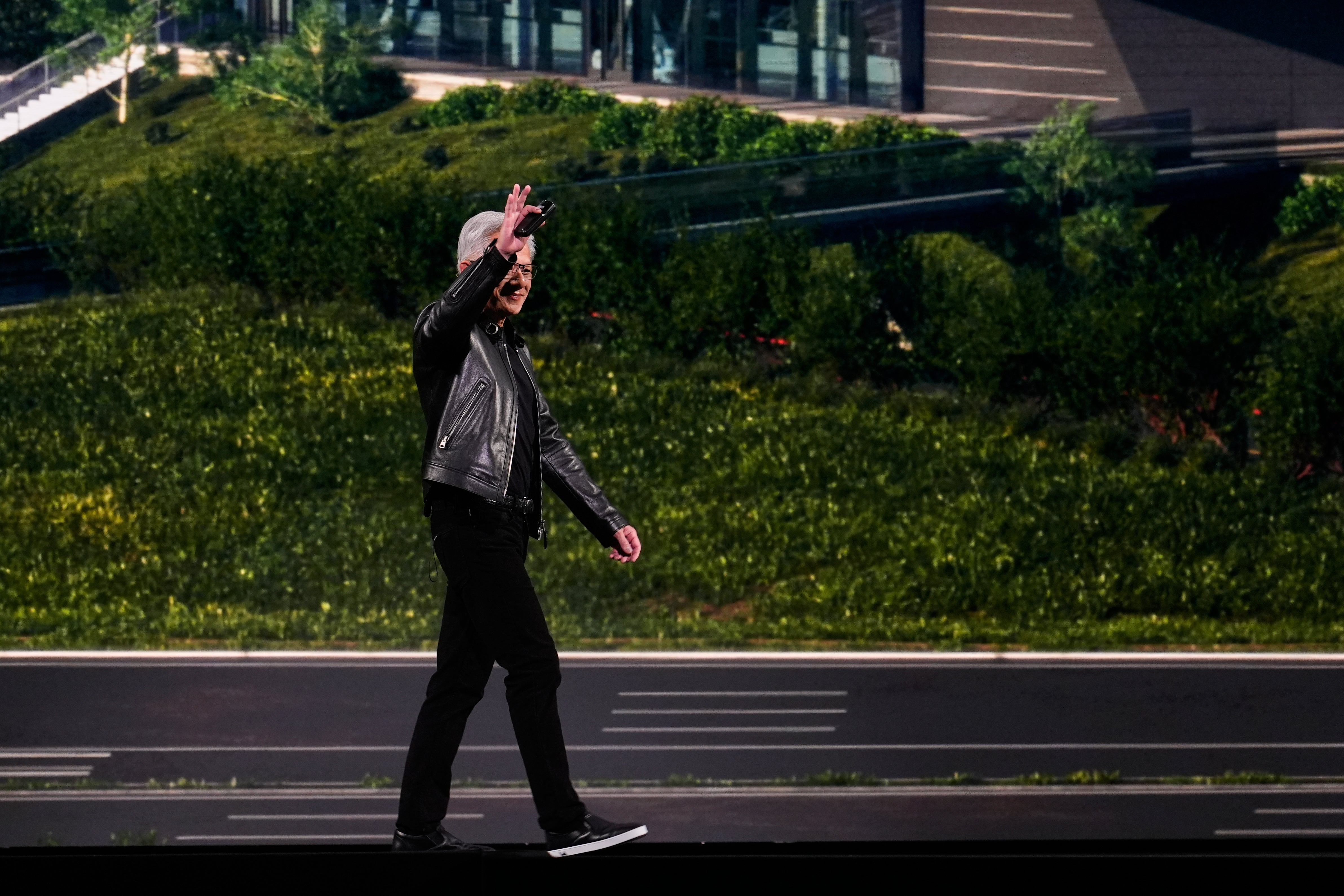 AI-lyft i Asien – Nvidias vd pekade ut ”nästa Chat GPT”